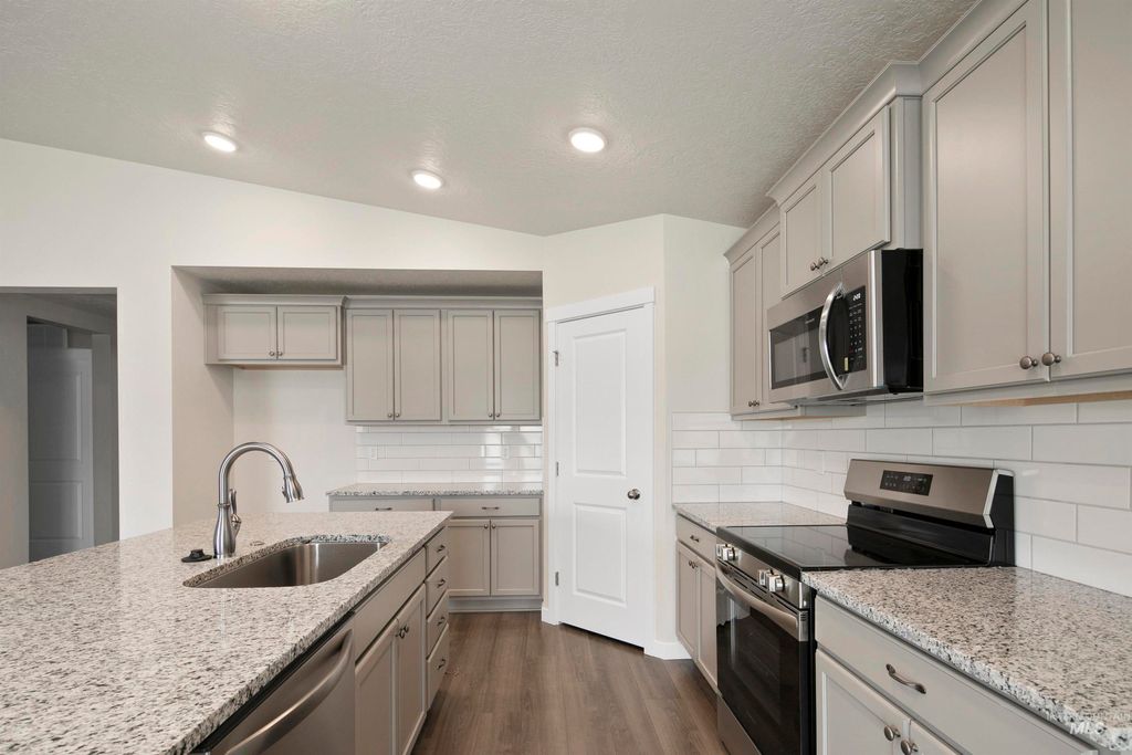 Photo of 7687 E Meriwether Dr, Nampa, ID 83687 (MLS # 98984061)