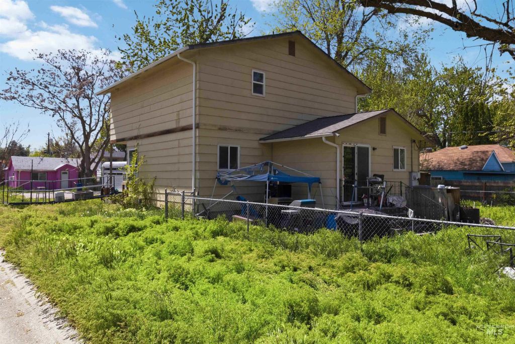Photo of 903 N Manville St, Boise, ID 83706 (MLS # 98984729)