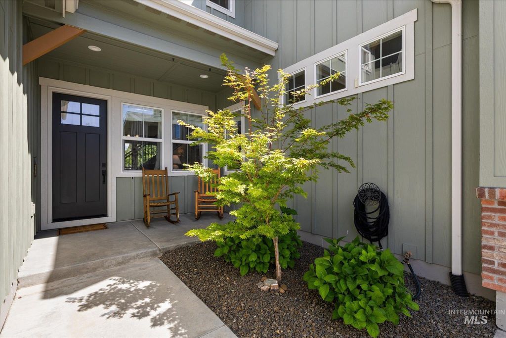 Photo of 14060 N Quail Covey Way, Boise, ID 83714 (MLS # 98990036)