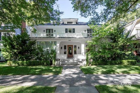 Photo of 915 N Harrison Blvd, Boise, ID 83702 (MLS # 98954544)
