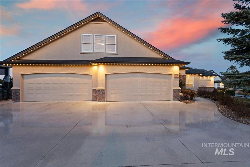Photo of 11250 W Royal Ridge Ct, Nampa, ID 83686 (MLS # 98976481)