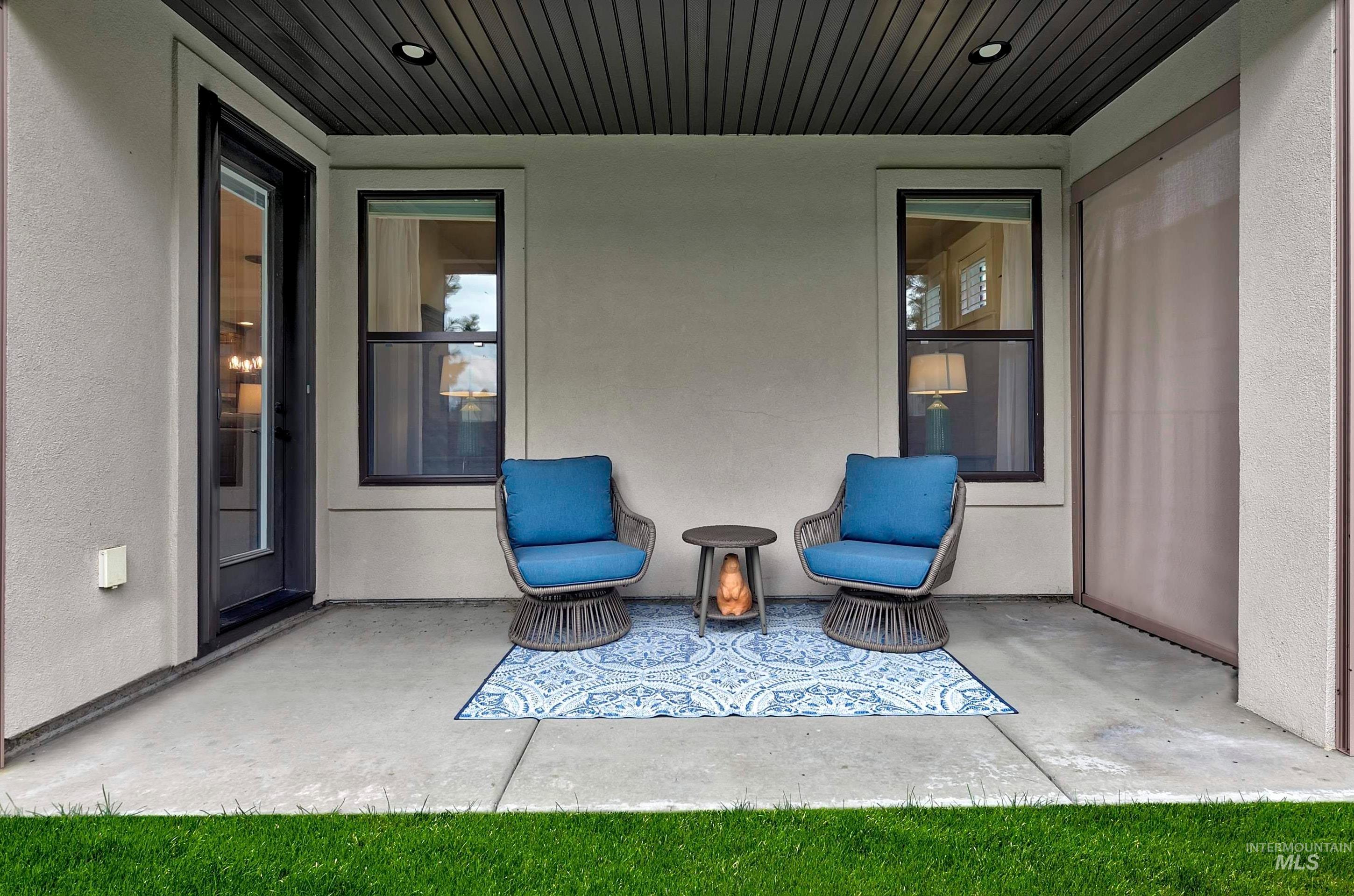 Low-maintenance, gated community in Eagle with low HOA fees. Ideally located just 1 minute from Eagle Island State Park and steps to local shops, this immaculate single-level home has a close-knit group of neighbors who look out for each other.