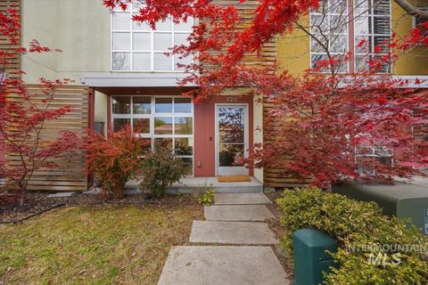 Photo of 925 Iowa St, Boise, ID 83706 (MLS # 98981556)
