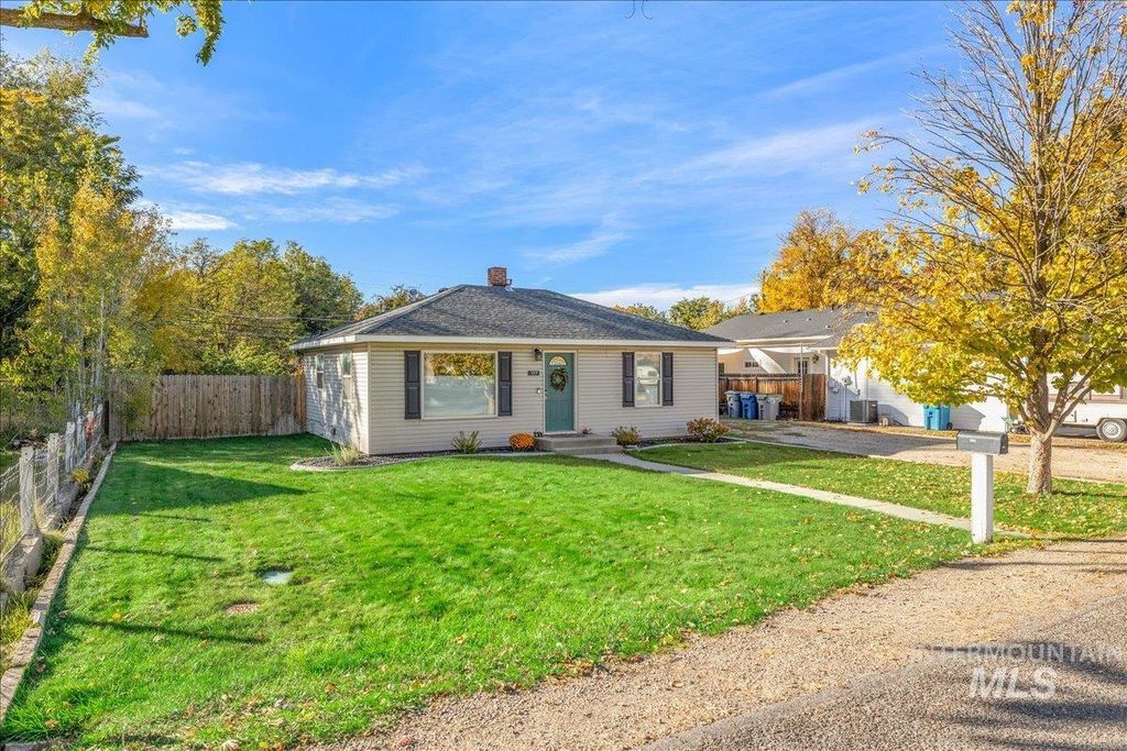 Photo of 1317 S Phillippi St, Boise, ID 83705 (MLS # 98966040)