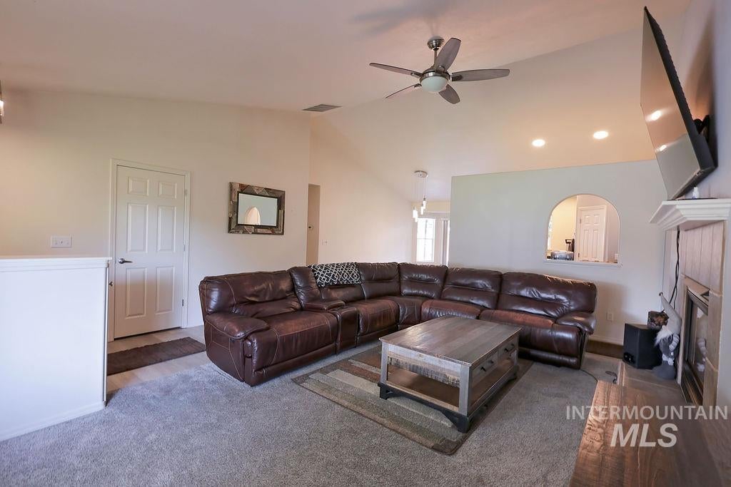 Photo of 292 Whispering Pine Dr, Twin Falls, ID 83301 (MLS # 98996512)