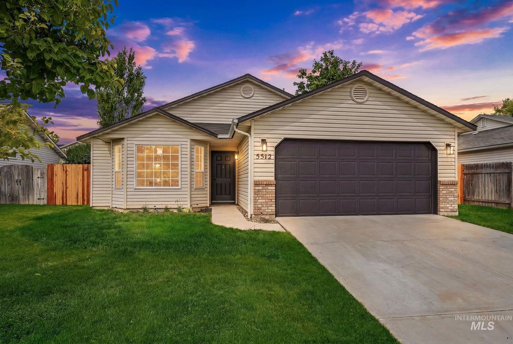 Photo of 5512 Crimson Ave, Caldwell, ID 83607 (MLS # 98990902)