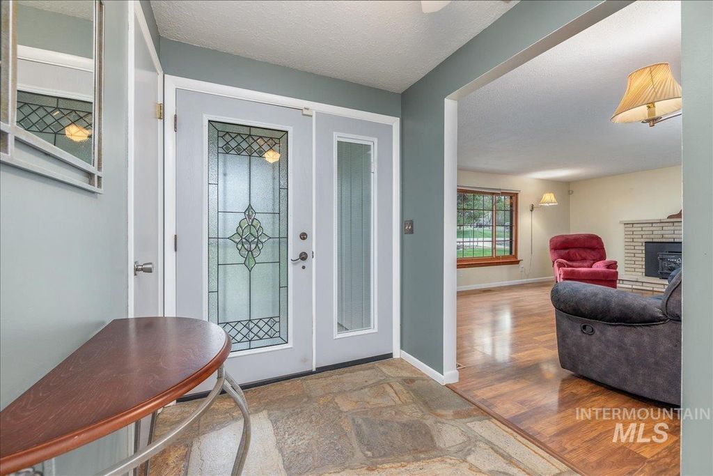 Photo of 7419 S Greenacres Dr, Boise, ID 83609 (MLS # 98980614)