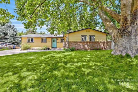 Photo of 7100 W Pomona RD, Boise, ID 83704 (MLS # 98987303)