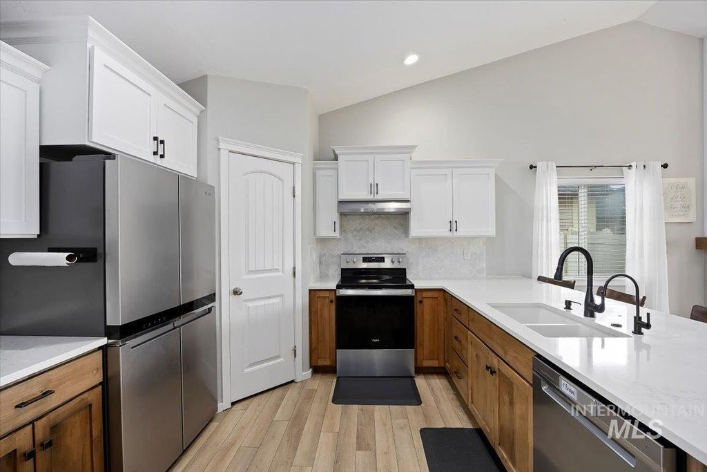 Photo of 1440 Riverbend Pl, Twin Falls, ID 83301 (MLS # 98971903)