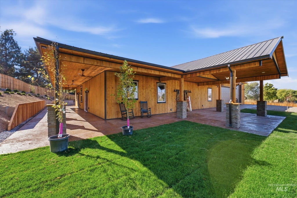 Photo of 2613 7th Ave N, Payette, ID 83661 (MLS # 99003535)