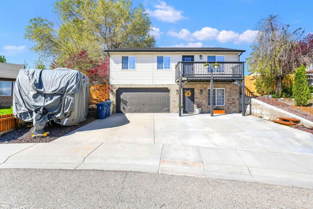 Photo of 118 Cougar Ct, Nampa, ID 83686 (MLS # 98982566)