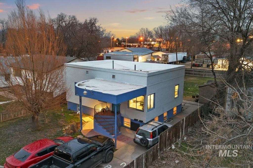 Photo of 116 22nd Ave S Ave, Nampa, ID 83651 (MLS # 98983825)