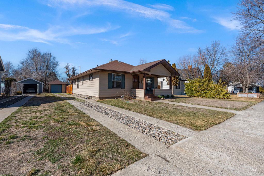 Photo of 857 Elm Street, Twin Falls, ID 83301 (MLS # 98975857)