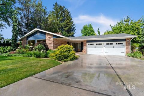 Photo of 2027 N Amber St, Boise, ID 83706 (MLS # 98991852)