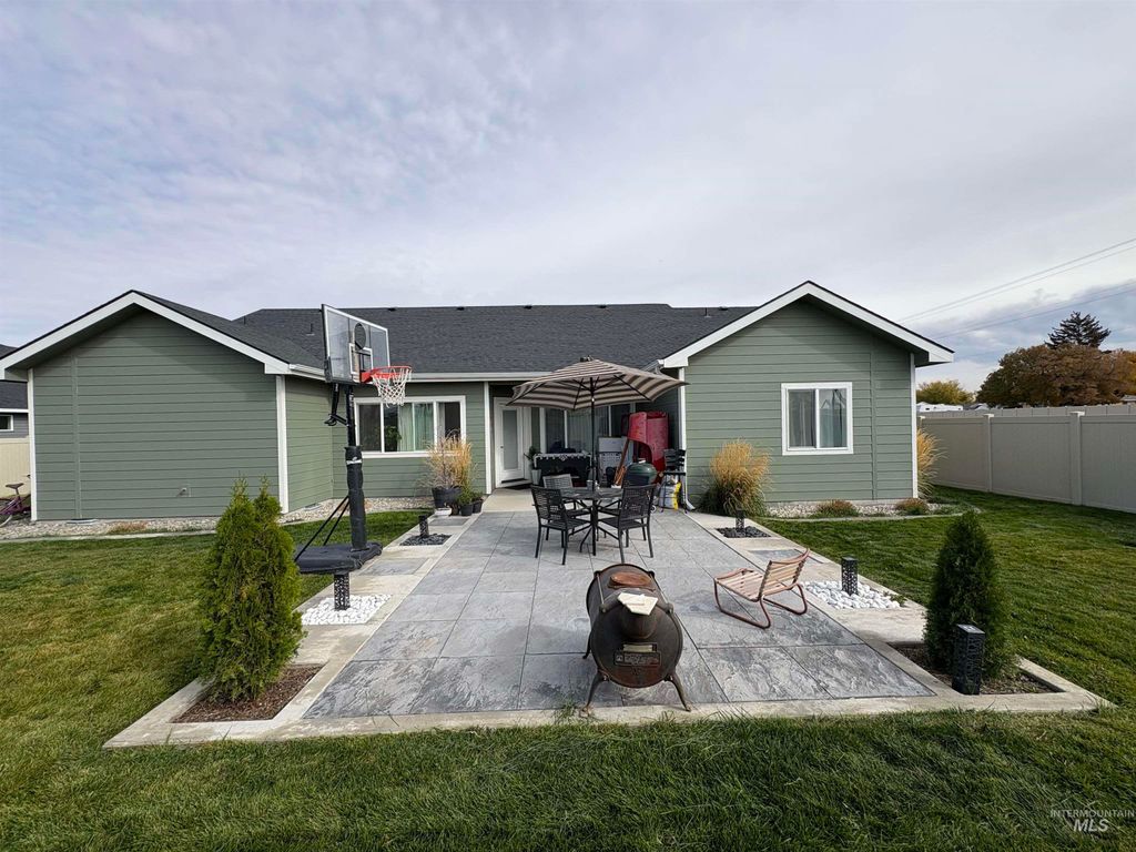 Photo of 973 Kenbrook Loop, Twin Falls, ID 83301 (MLS # 98966174)