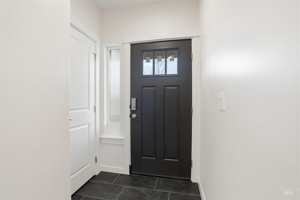 Photo of 449 W Winnipeg St, Meridian, ID 83642 (MLS # 98971346)