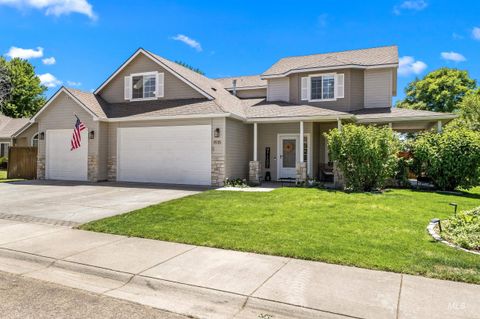 Photo of 1935 W Parkstone St, Meridian, ID 83646 (MLS # 98989693)