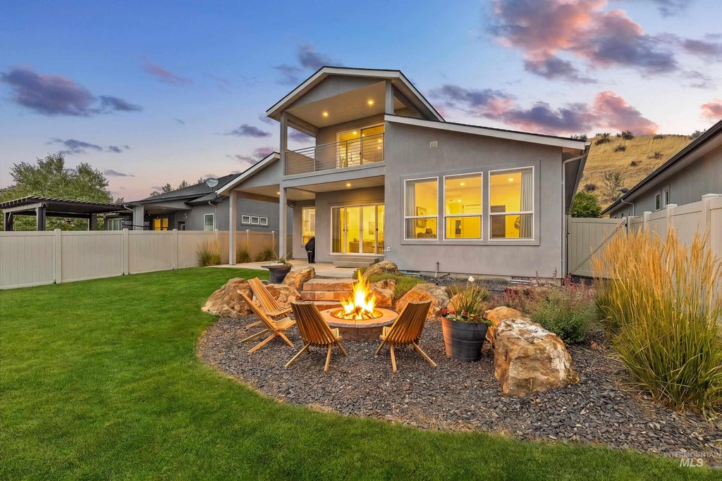 Photo of 7691 W Hill Rd, Boise, ID 83714 (MLS # 98995677)