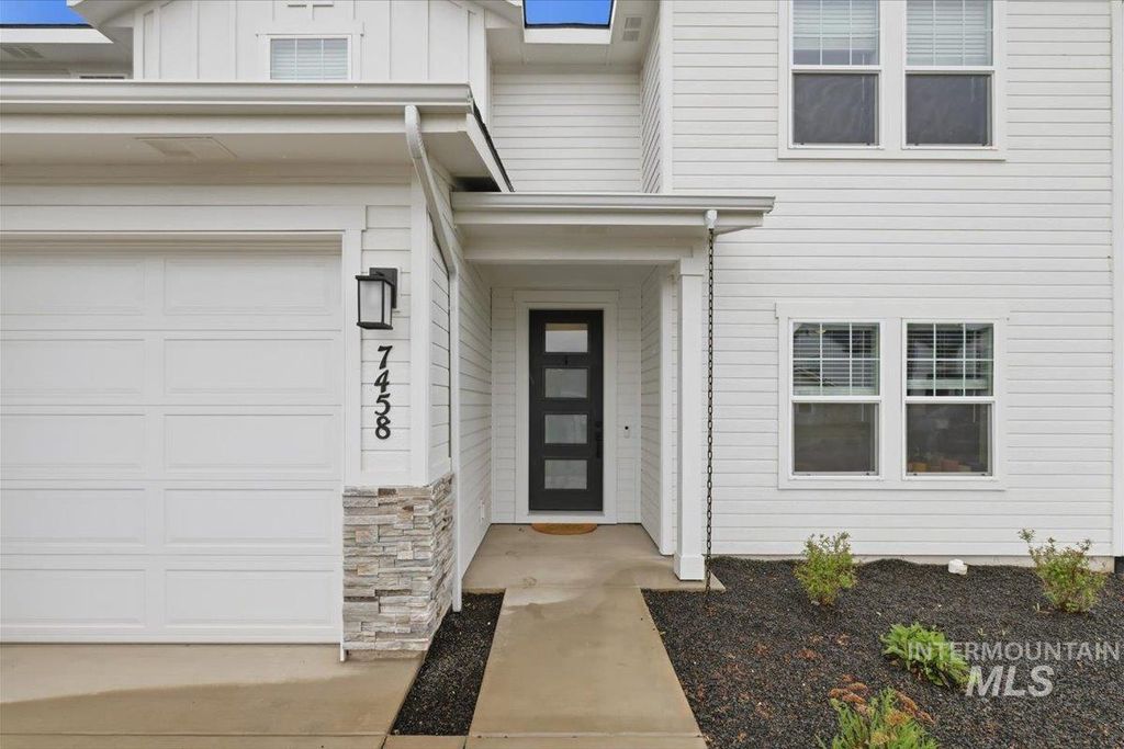 Photo of 7458 E Edison St, Nampa, ID 83687 (MLS # 98983360)