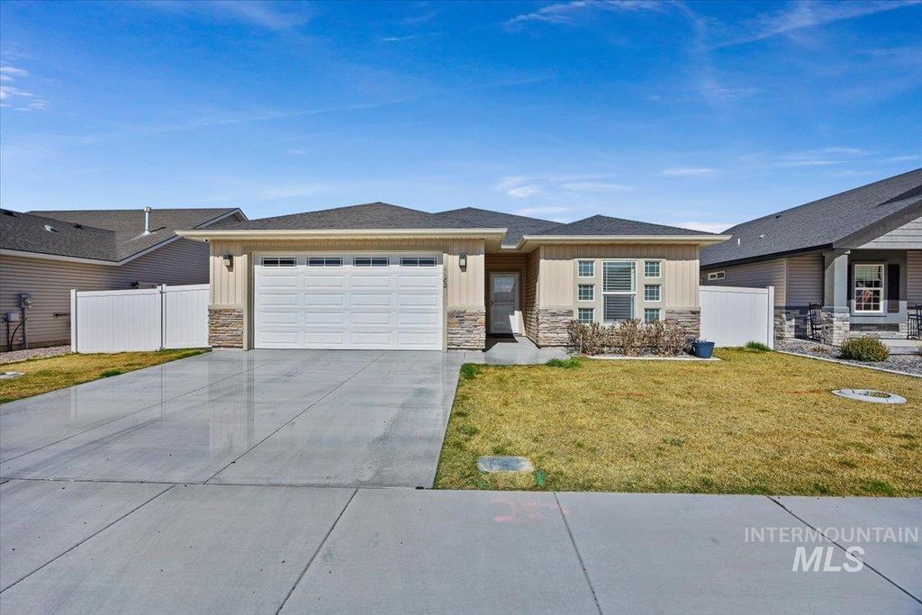 Photo of 1182 Sunnybrook Ave, Twin Falls, ID 83301 (MLS # 98977936)
