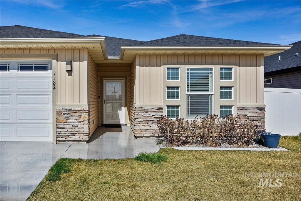 Photo of 1182 Sunnybrook Ave, Twin Falls, ID 83301 (MLS # 98977936)