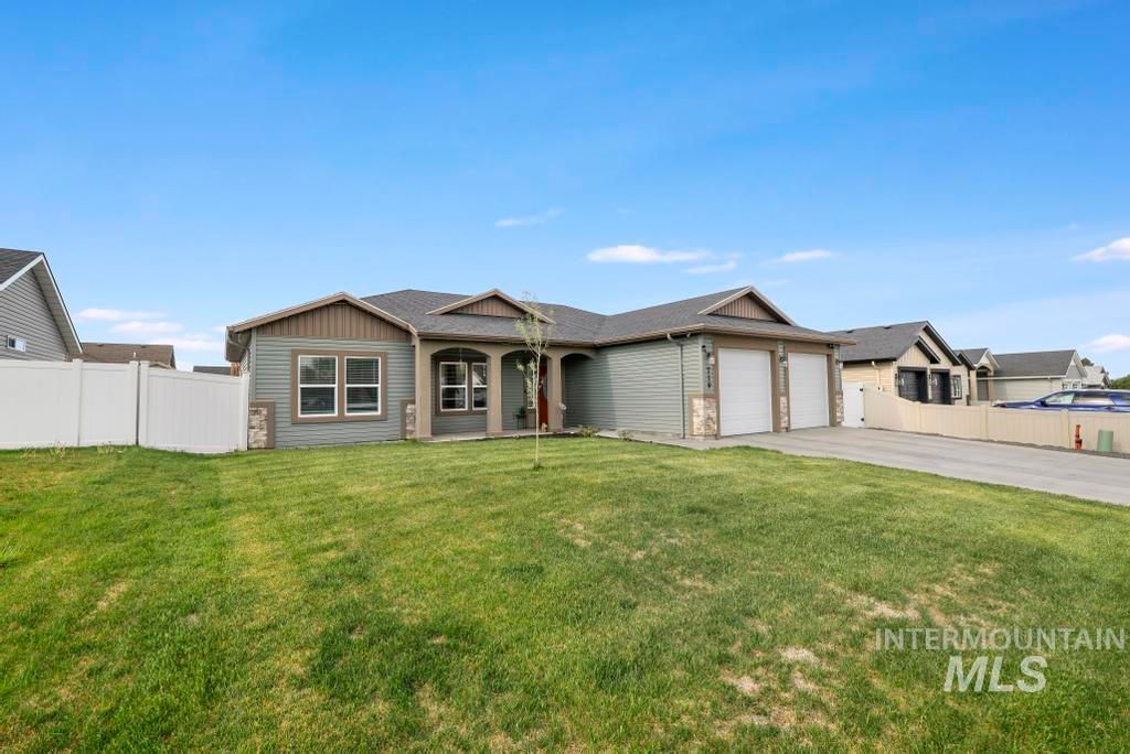Photo of 719 E Avenue J, Jerome, ID 83338 (MLS # 98986306)