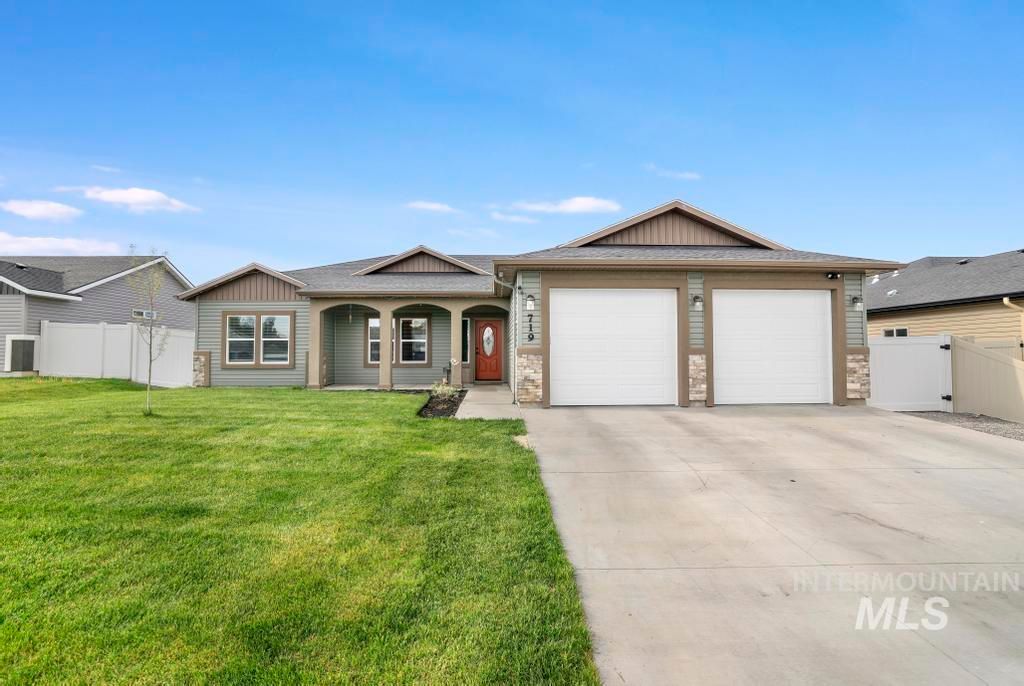 Photo of 719 E Avenue J, Jerome, ID 83338 (MLS # 98986306)