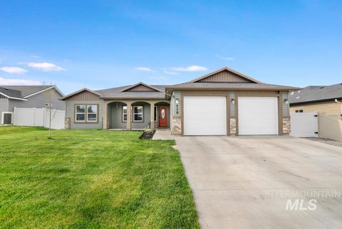 Photo of 719 E Avenue J, Jerome, ID 83338 (MLS # 98986306)