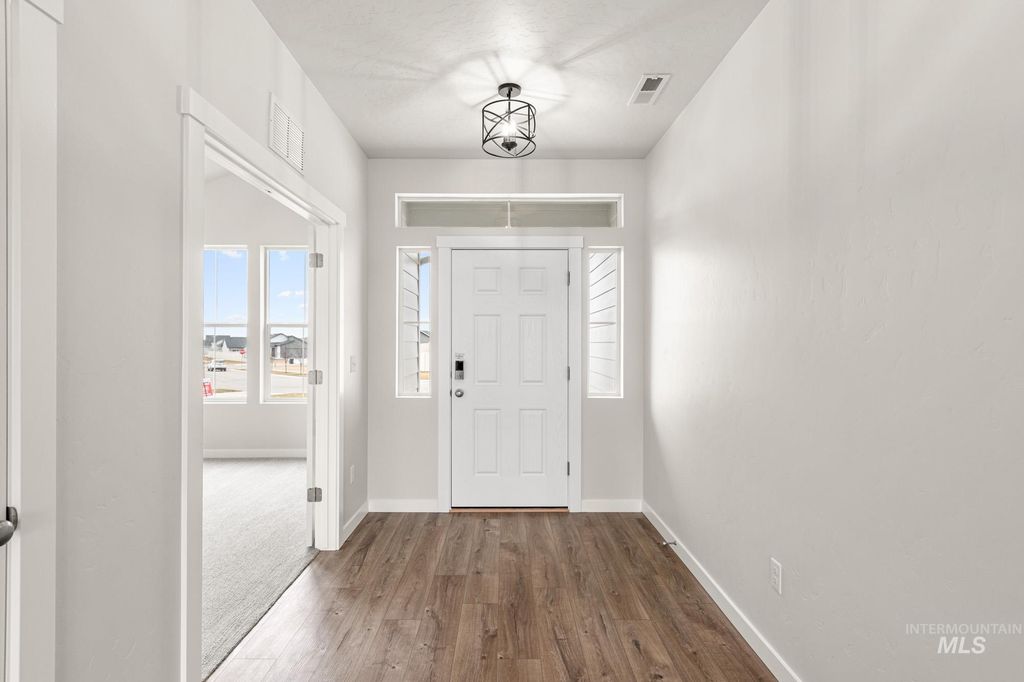 Photo of 3739 W Piscina Dr, Meridian, ID 83642 (MLS # 98976274)