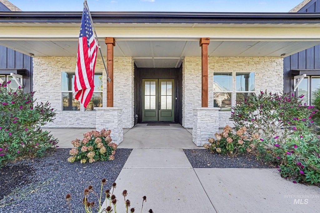 Photo of 23871 Legends Ln, Caldwell, ID 83607 (MLS # 98999774)