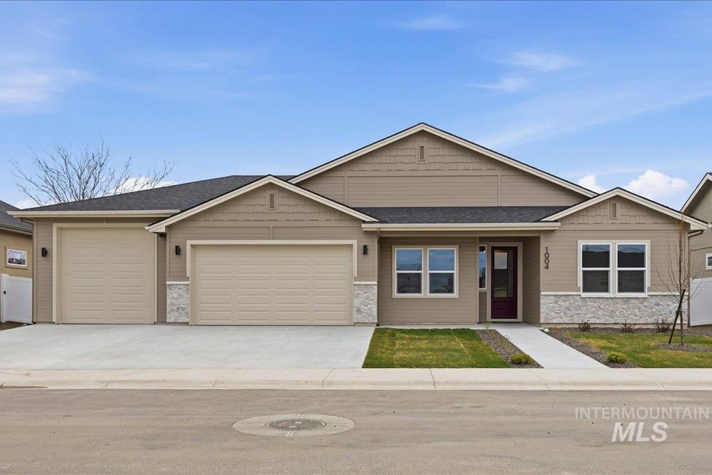 Photo of 1004 Whitewater Way, Emmett, ID 83617 (MLS # 98980067)