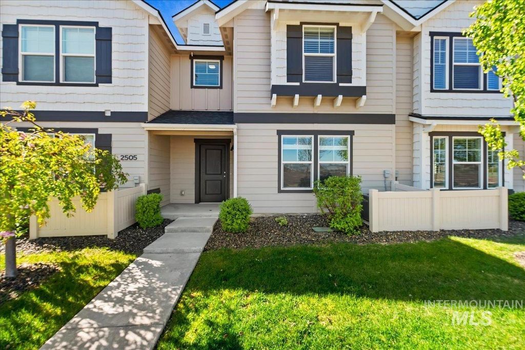 Photo of 2505 E Goldstone St, Meridian, ID 83642 (MLS # 98984582)