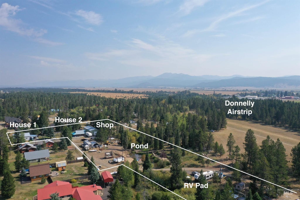 Photo of 13130 Dawn Dr, Donnelly, ID 83615 (MLS # 98997378)