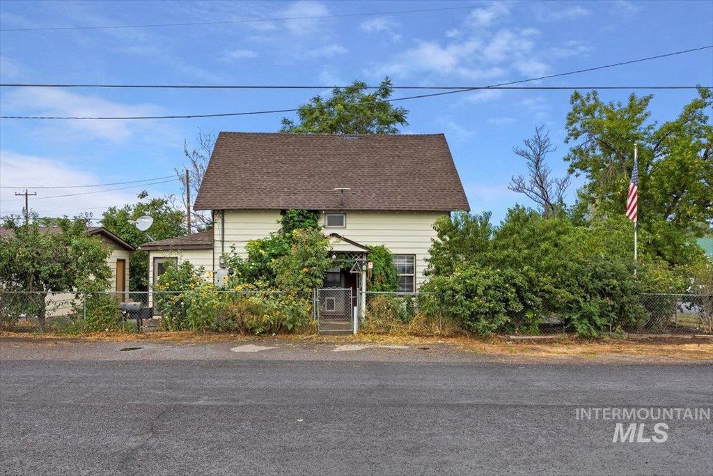 Photo of 501 4th Avenue W, Twin Falls, ID 83301 (MLS # 98959705)