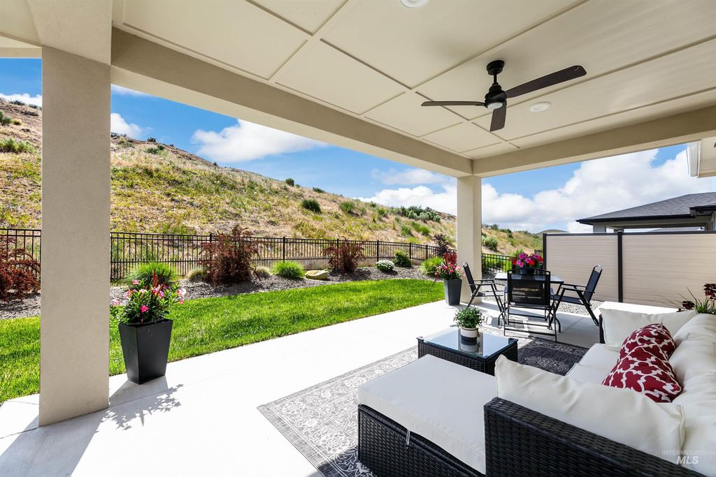 Photo of 19576 N Mcleod Way, Eagle, ID 83714 (MLS # 98981804)