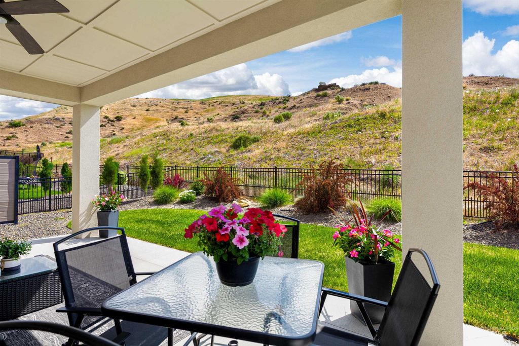 Photo of 19576 N Mcleod Way, Eagle, ID 83714 (MLS # 98981804)