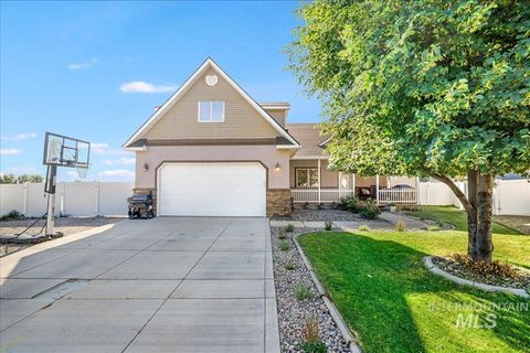 Photo of 2213 Alex Dr, Filer, ID 83328 (MLS # 98955001)
