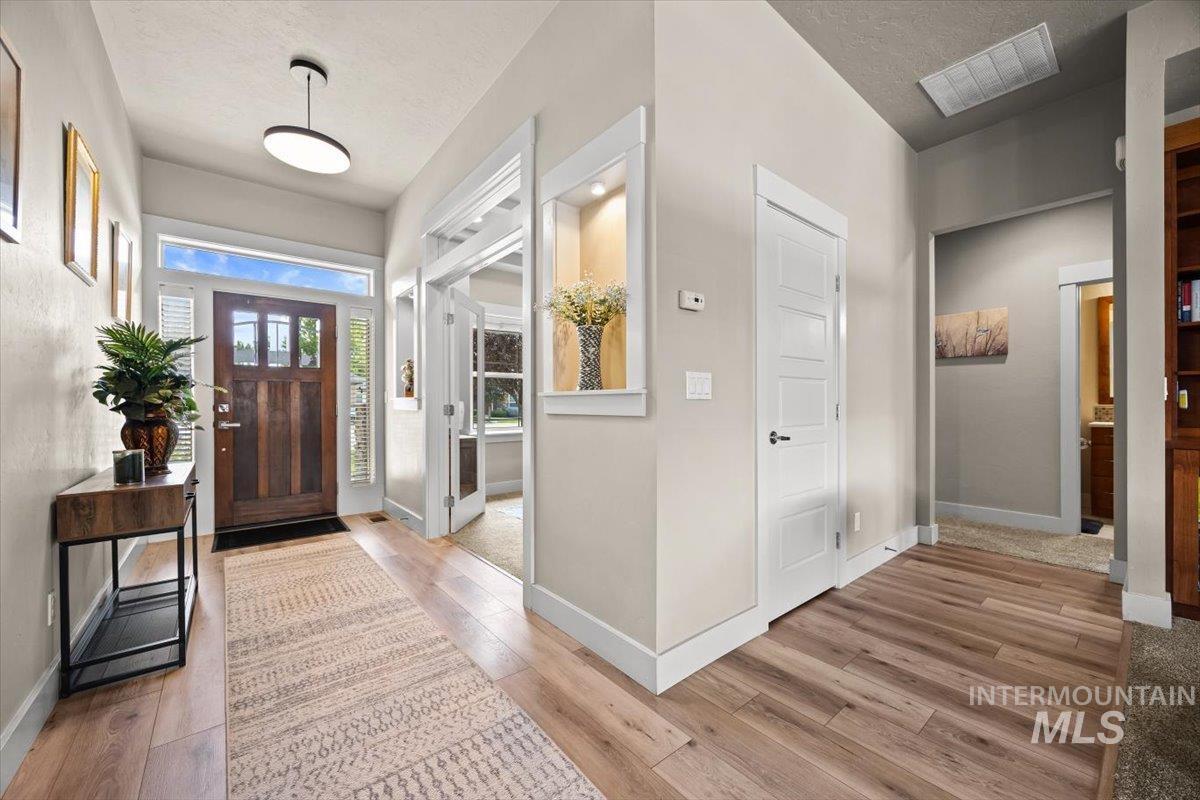 5831 N Saguaro Hills Place