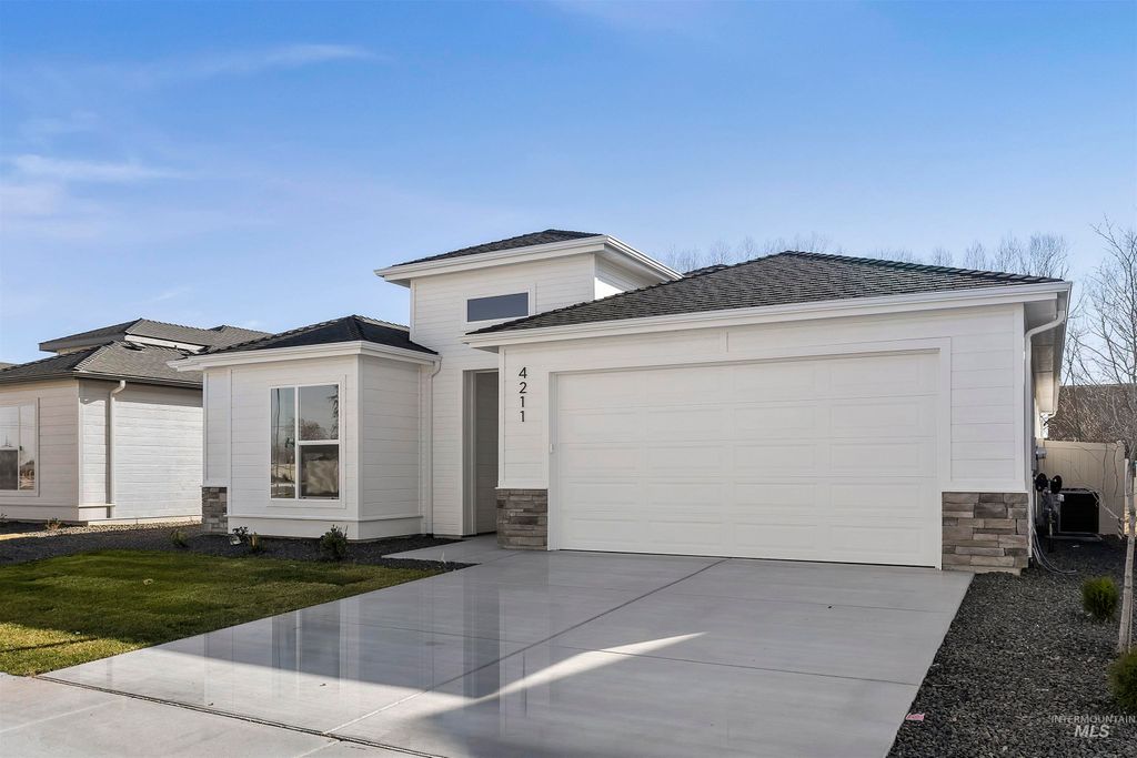 Photo of 4211 Tropic Way, Caldwell, ID 83607 (MLS # 98977598)