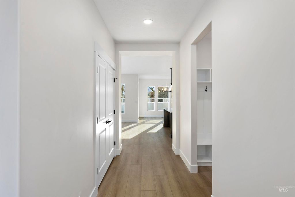 Photo of 4211 Tropic Way, Caldwell, ID 83607 (MLS # 98977598)