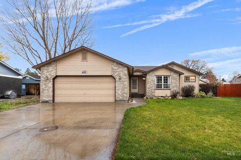 Photo of 1430 Rosewood St, Mountain Home, ID (MLS # 98965443)