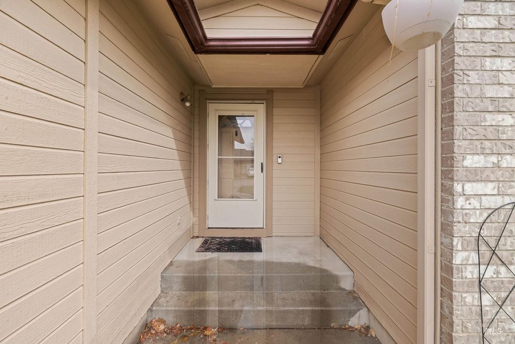 Photo of 1430 Rosewood St, Mountain Home, ID (MLS # 98965443)