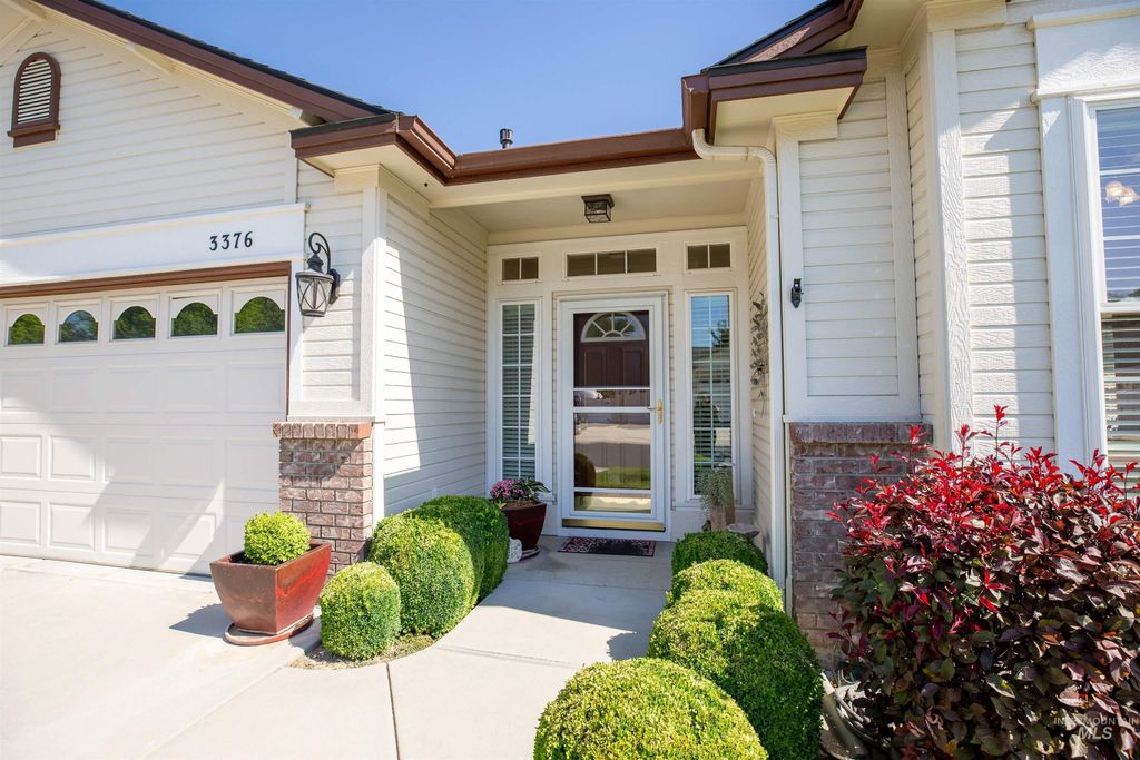 Photo of 3376 W Kirkam Ln, Meridian, ID 83646 (MLS # 98966339)