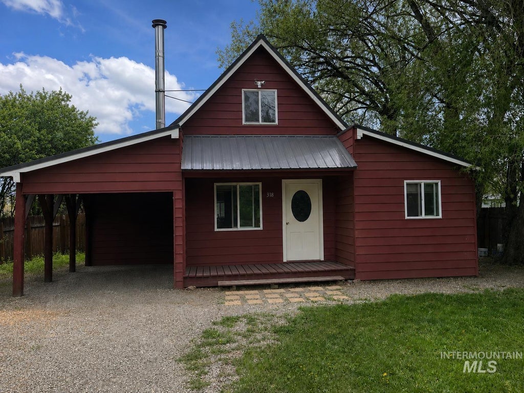 Photo of 318 E Camas Ave, Fairfield, ID 83327 (MLS # 98988955)