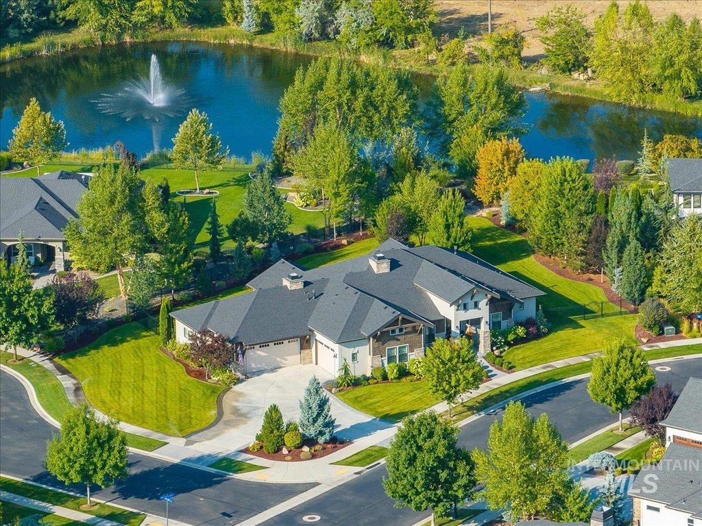 Photo of 1055 S Brentbrook Lane, Eagle, ID 83616 (MLS # 98964753)
