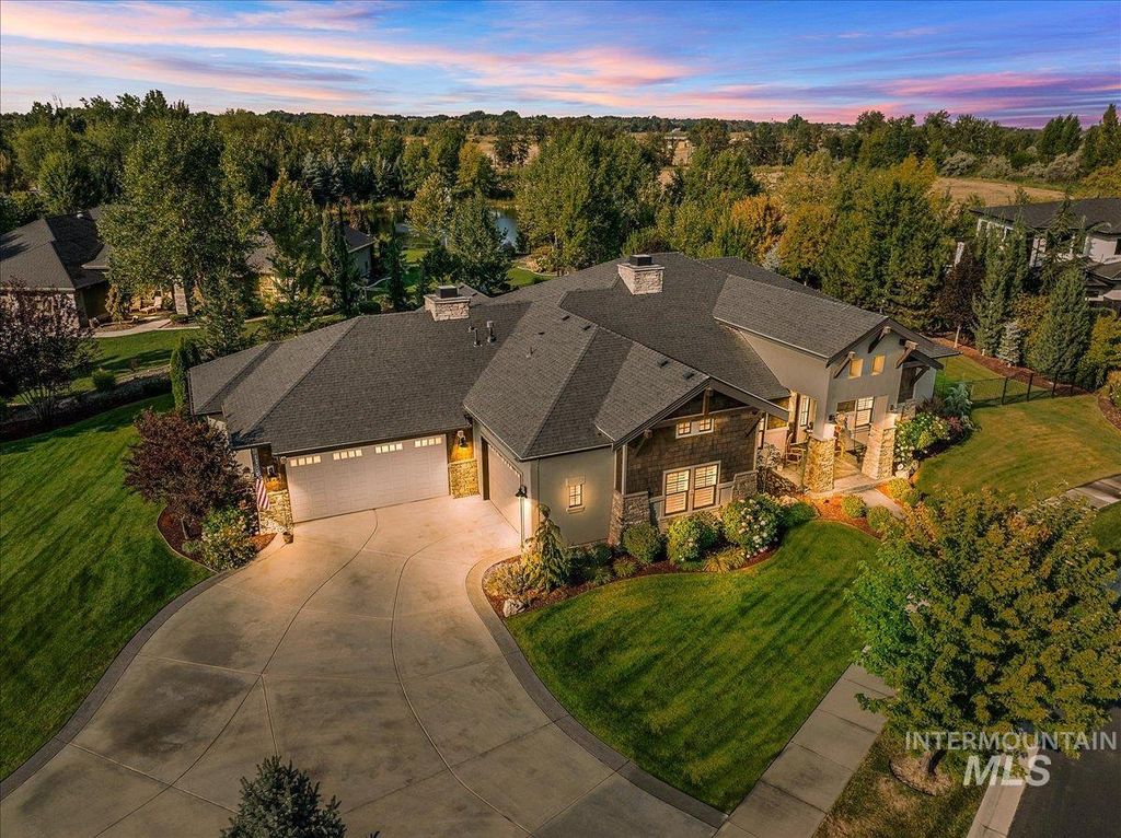 Photo of 1055 S Brentbrook Lane, Eagle, ID 83616 (MLS # 98964753)
