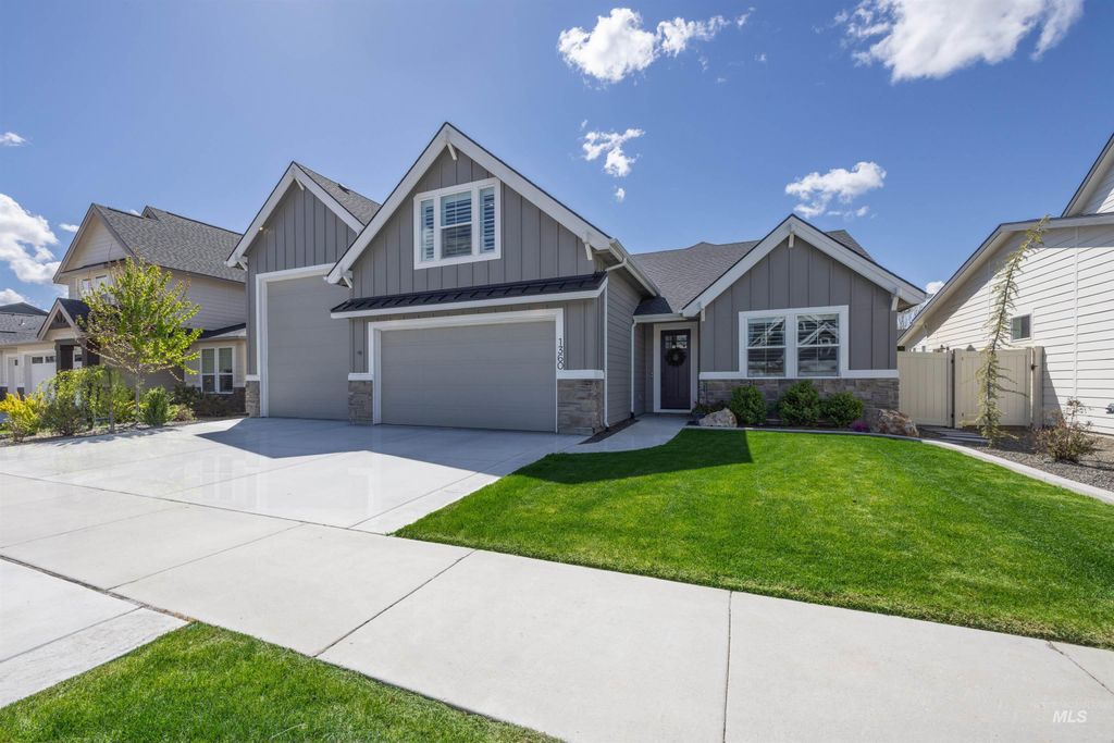 Photo of 1360 E Azan St, Meridian, ID 83646 (MLS # 98983609)
