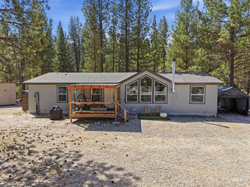 Photo of 17 Mountain Meadow Rd, Idaho City, ID 83631 (MLS # 98985328)