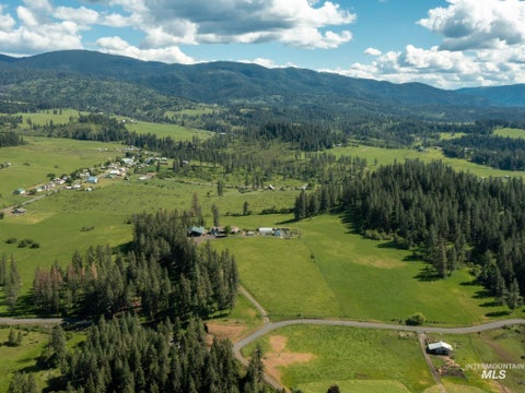 Photo of 794 Pleasant Valley Rd, Clearwater, ID 83552 (MLS # 99000623)