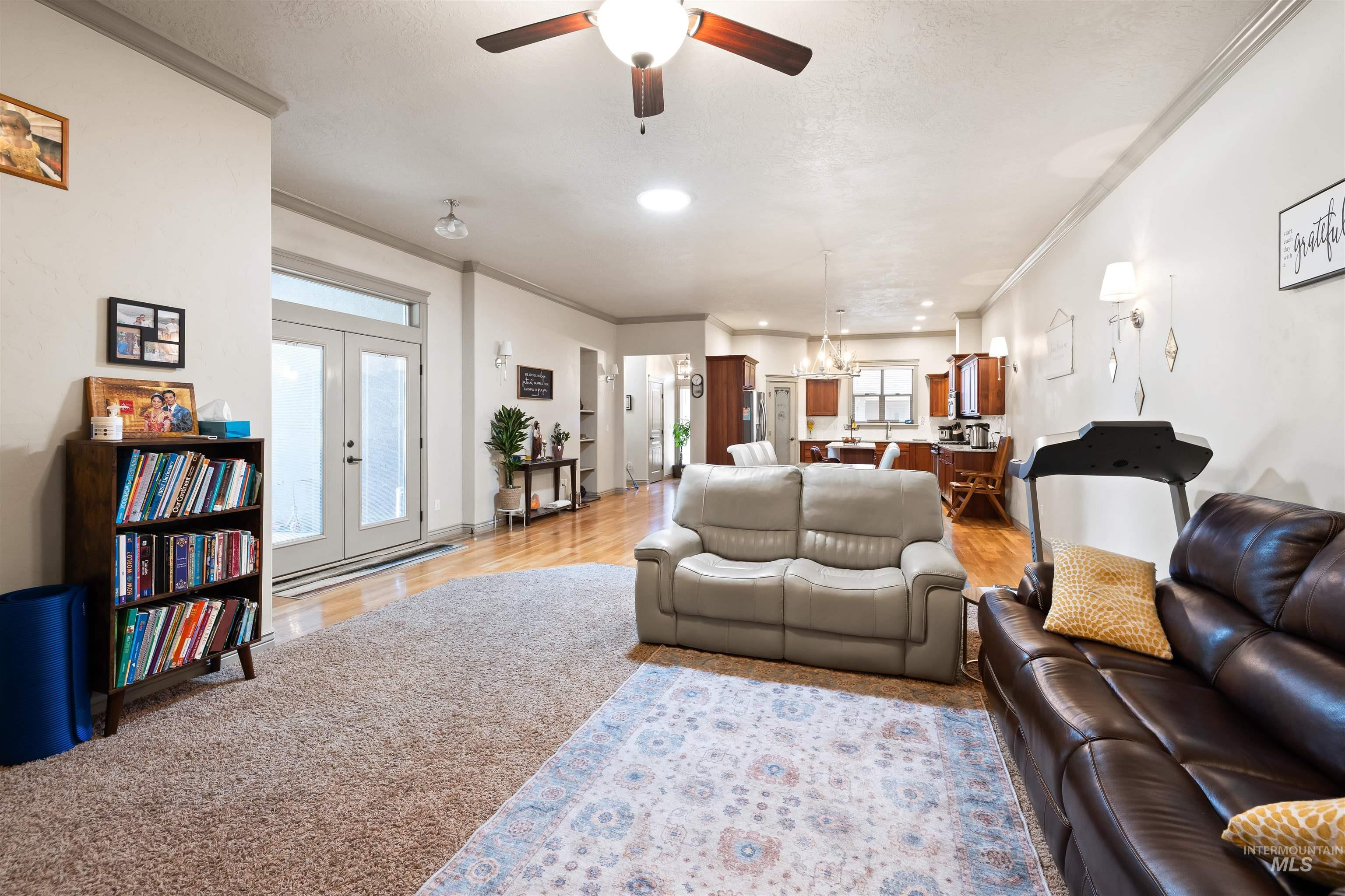 1849 E Horse Creek Cr